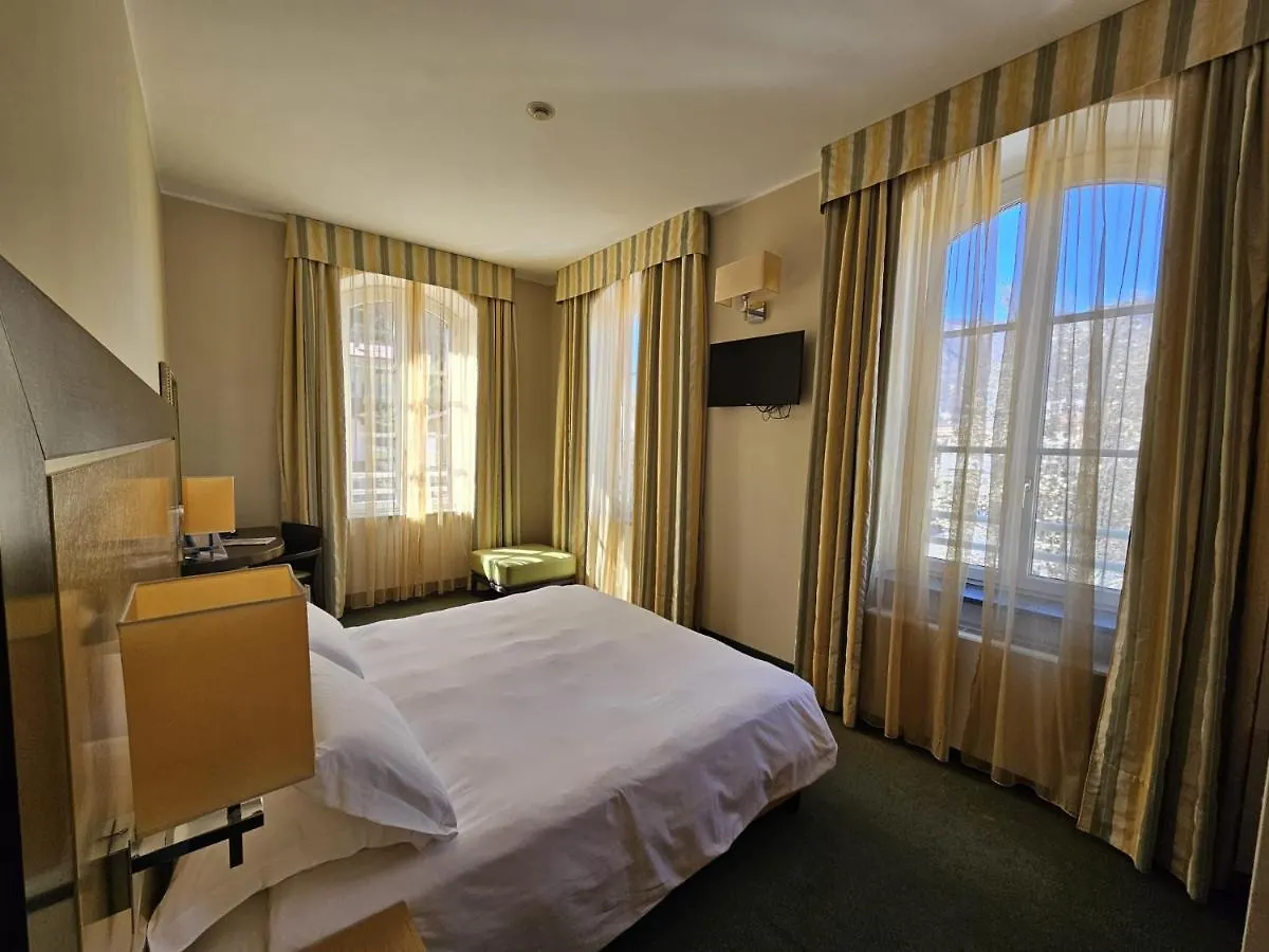 מלגראטה Hotel Griso Collection 4*,  איטליה