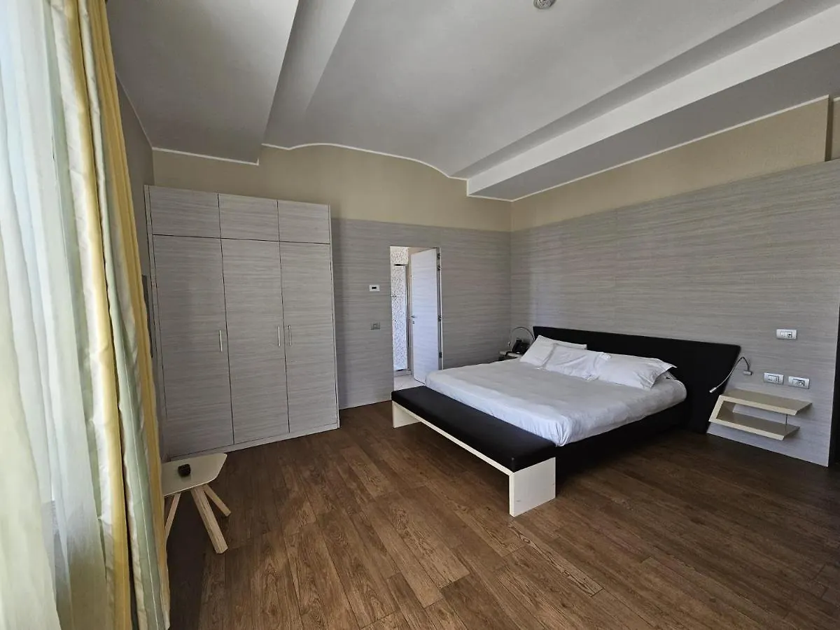 מלגראטה Hotel Griso Collection 4*,