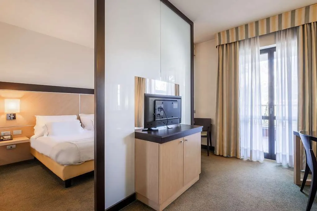 מלגראטה Hotel Griso Collection 4*,  איטליה