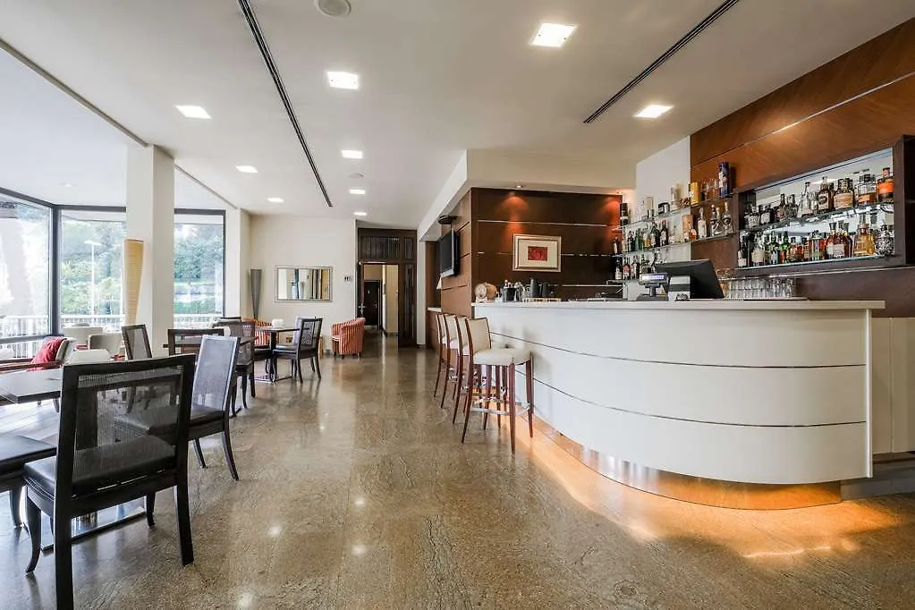 Hotel Griso Collection Malgrate 4*,